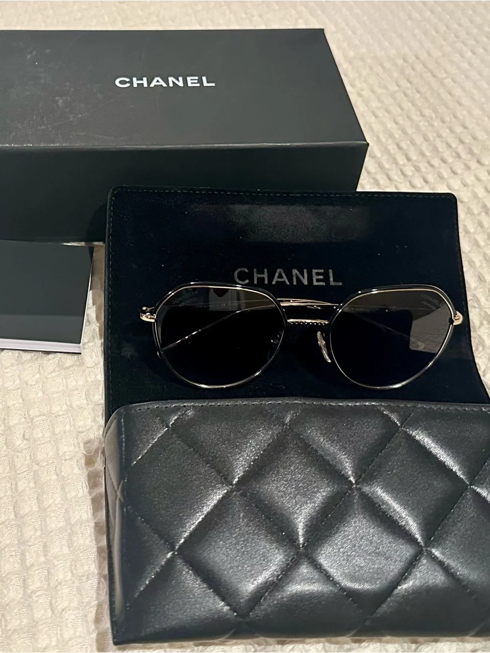 CHANEL - Interlocking CC Logo Oversize Sunglasses in Black/Gold Style #4251-J